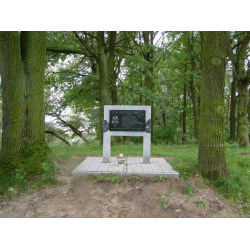 Tablica upamiętniająca tragiczne wydarzenie z 1903 r. w okolicy Dębna nad Wartą