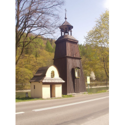 Dzwonnica drewniana w Czernichowie